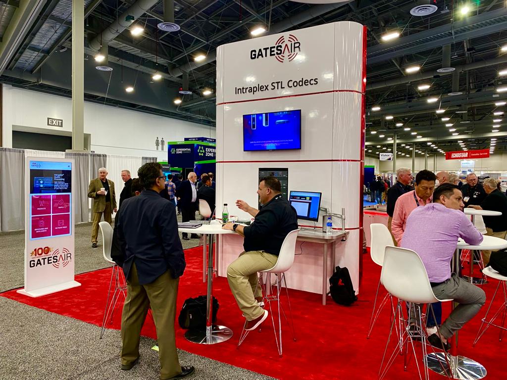 touchscreen kiosk rental trade show