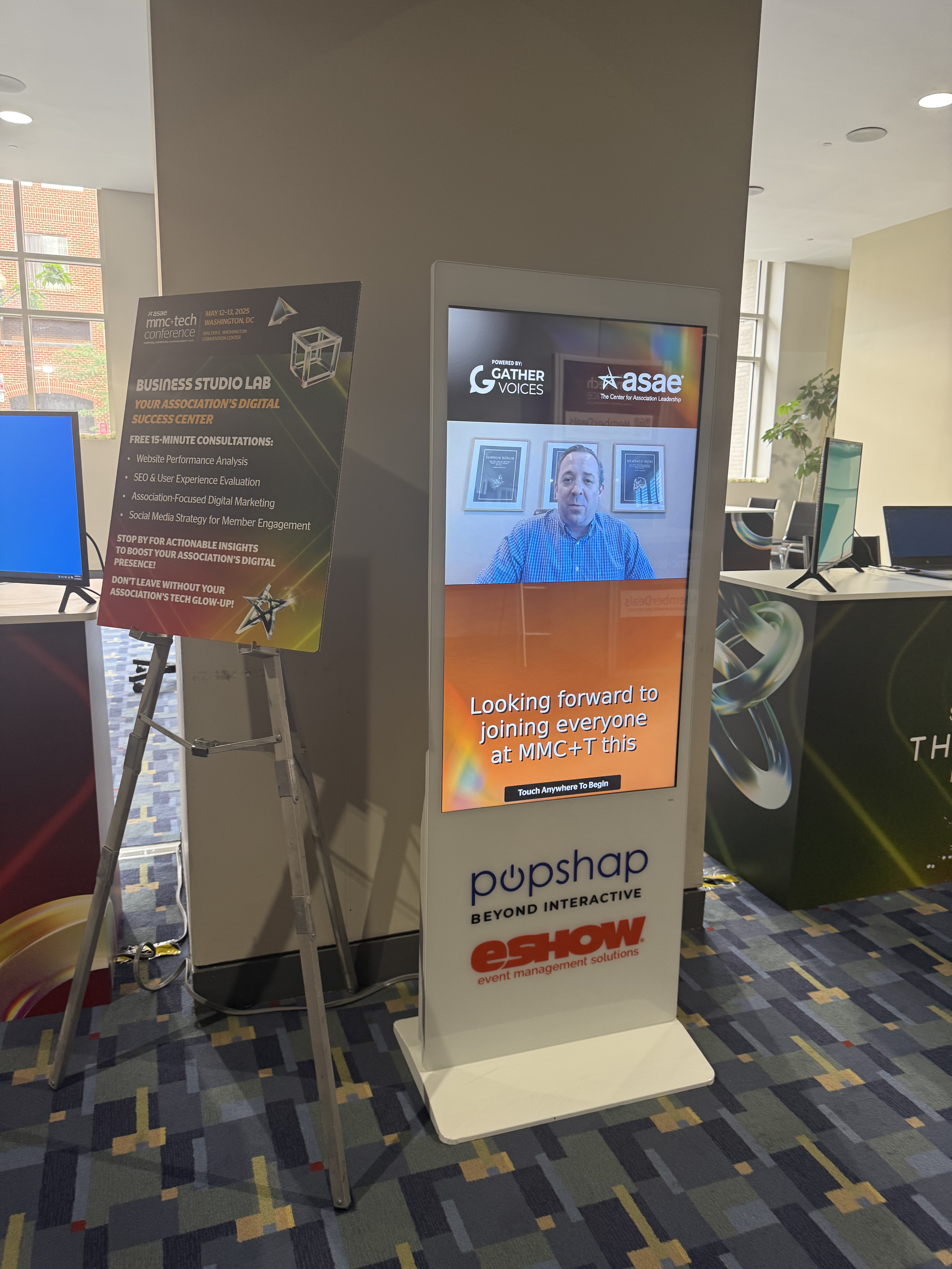 stand up touchscreen kiosk