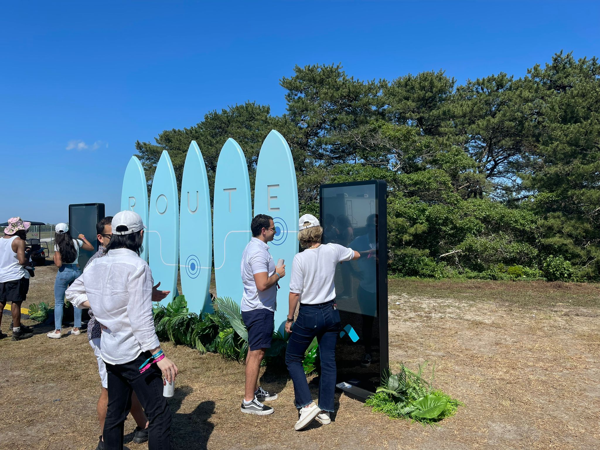 outdoor touch screen kiosk