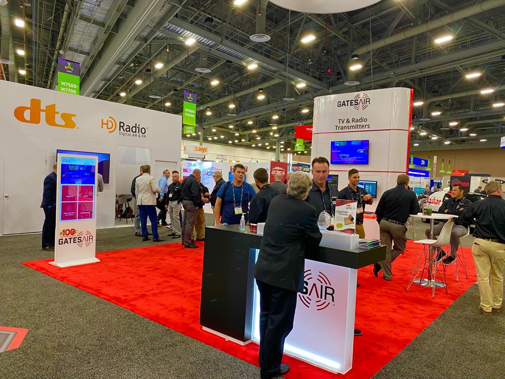 interactive touchscreen kiosk rental