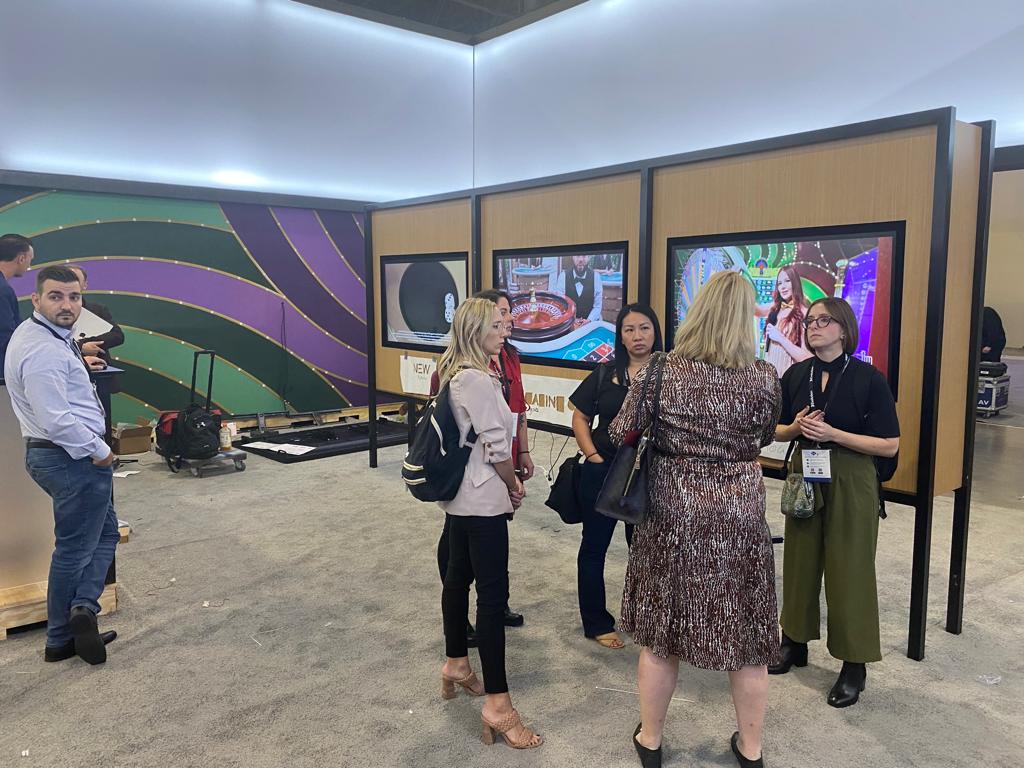 touchscreen monitors