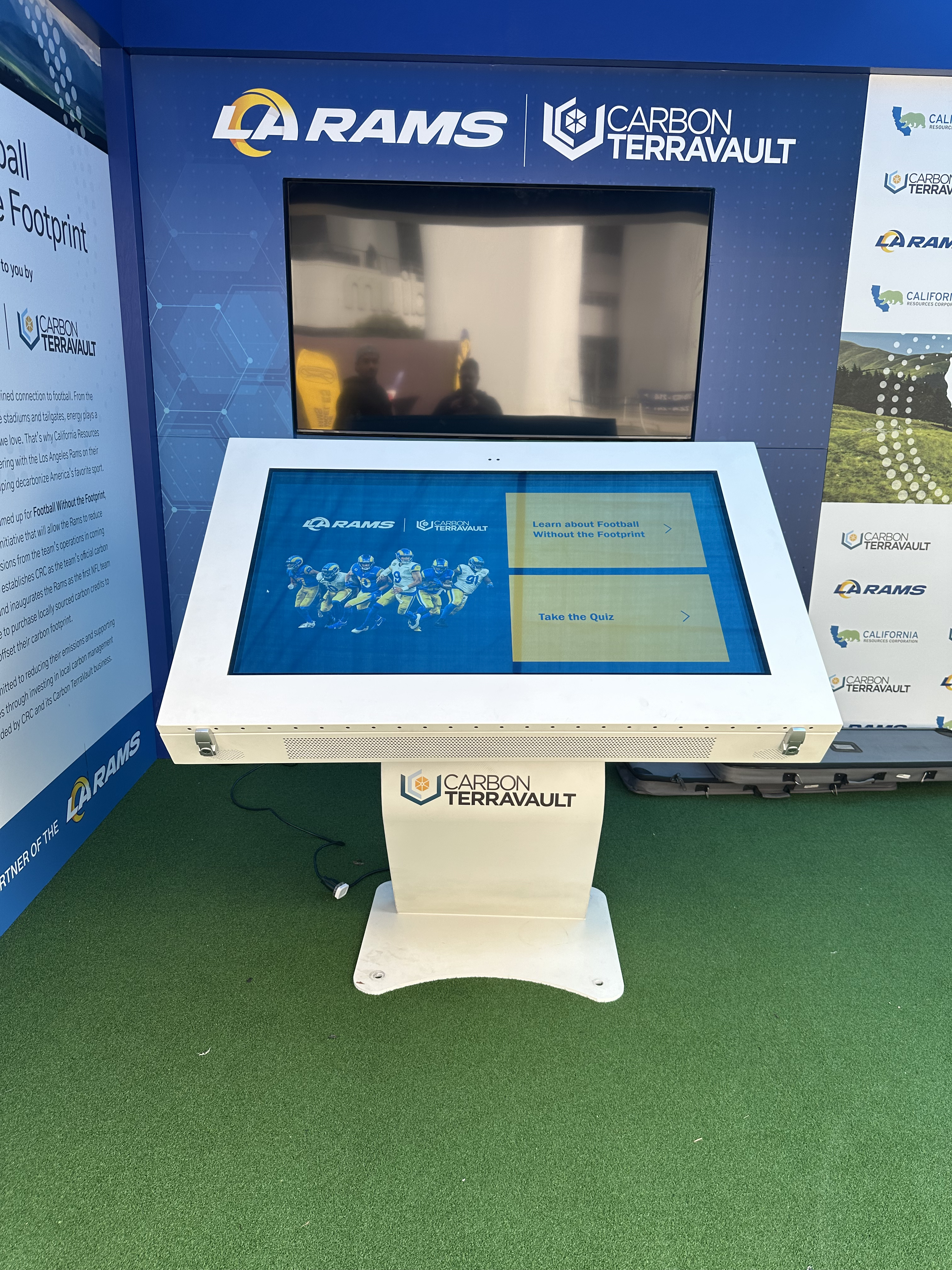 outdoor digital signage 