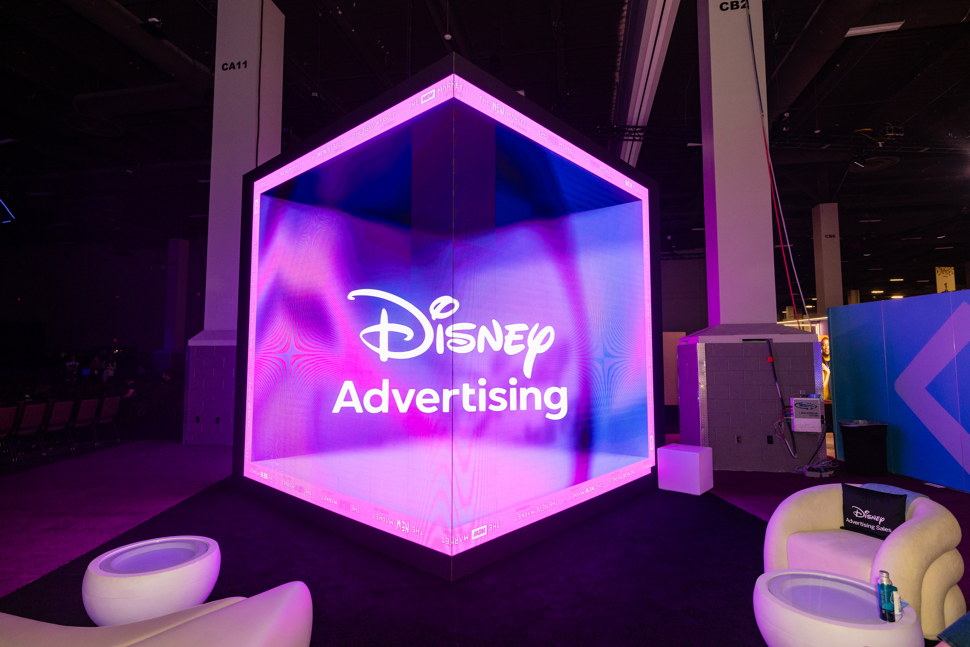 LED video wall for organizers