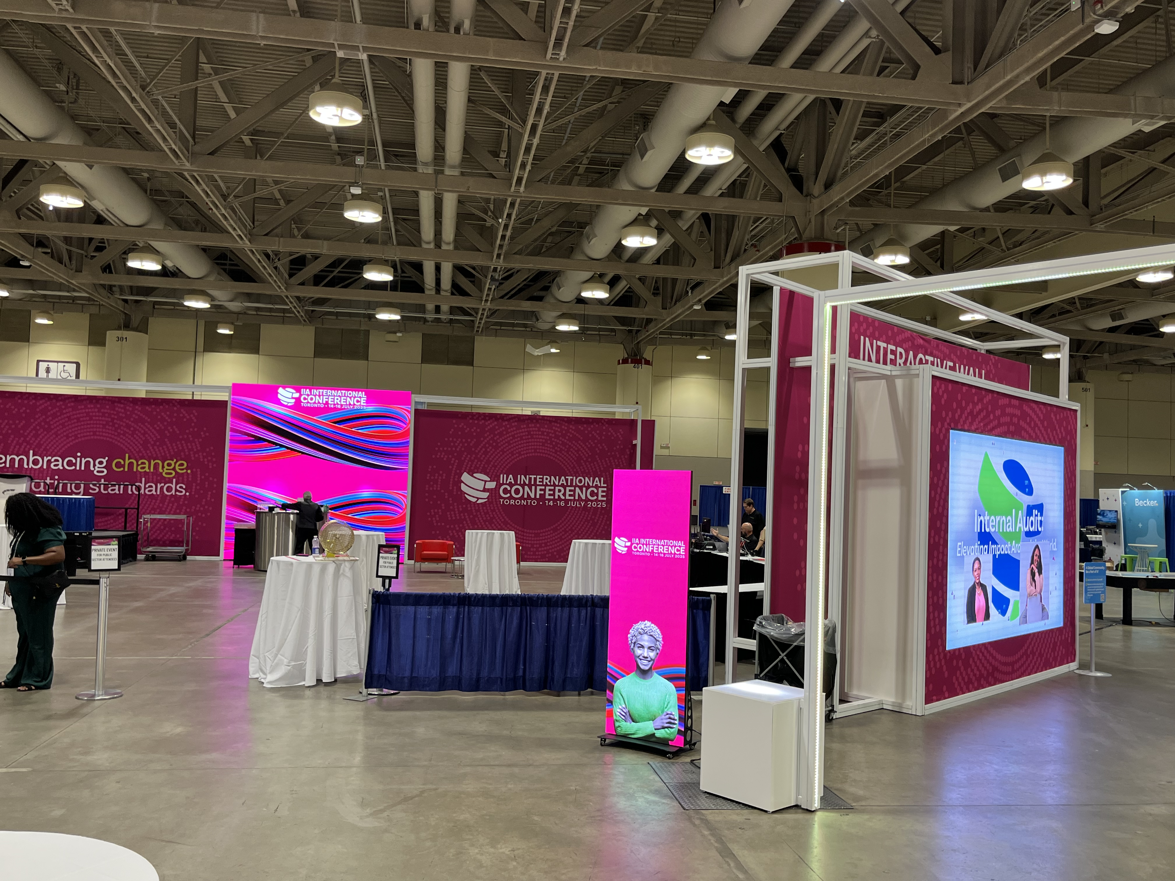 led walls for show management