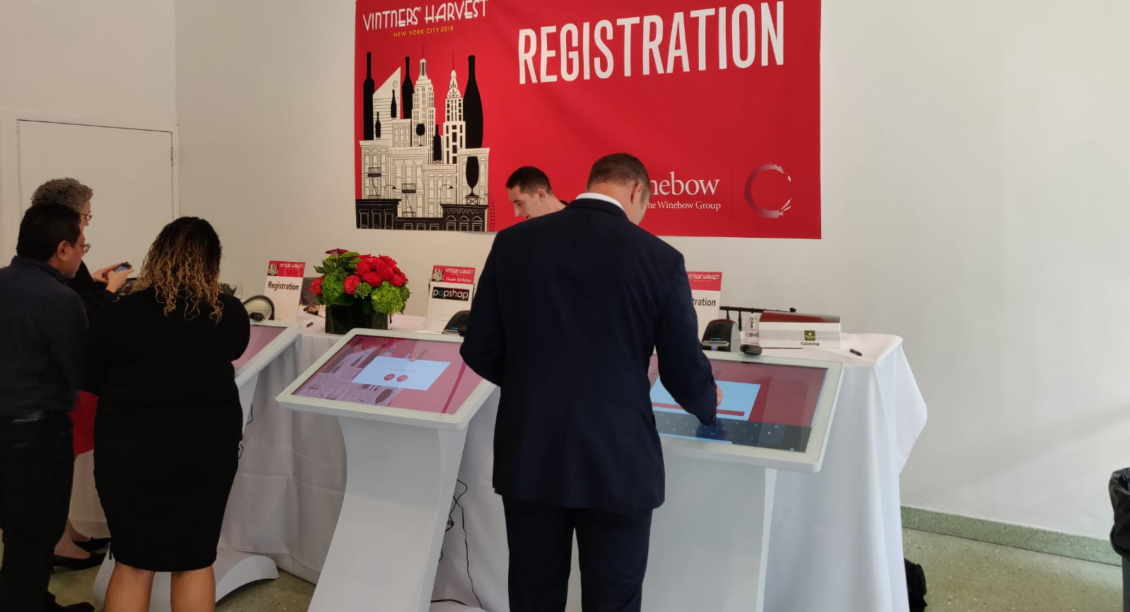 32 Inch Touch Screen Table rental