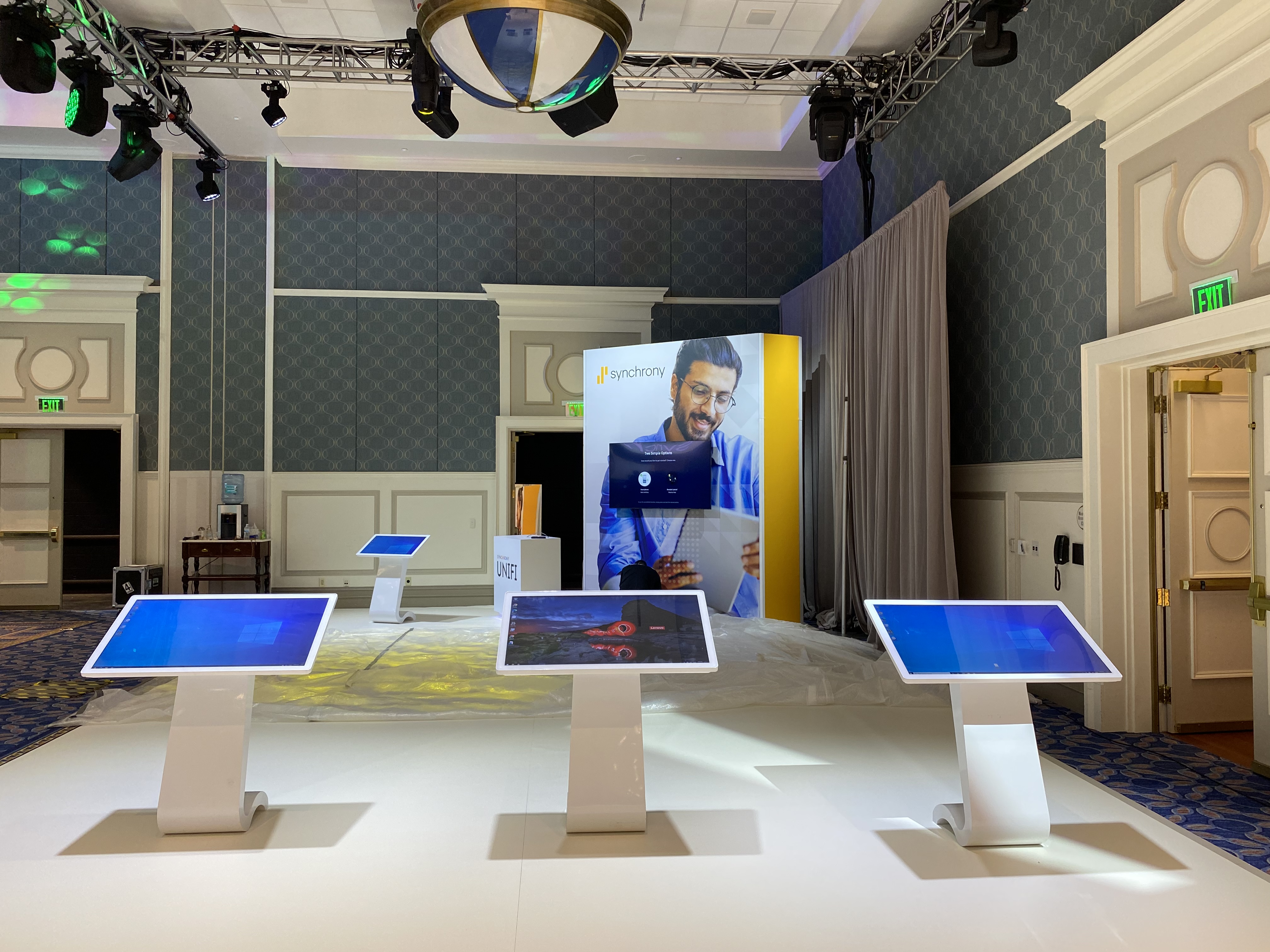 43 inch touch screen table